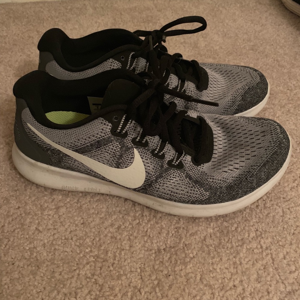 Nike women’s sneakers